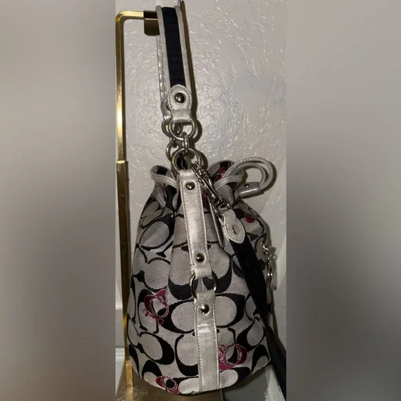 COACH SIGNATURE POPPY DRAWSTRING BUCKET CROSSBODY HANDBAG W/ HANGTAG CHARM RARE - Picture 8 of 15